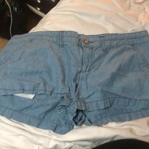 Cotton shorts with deep blue stitching